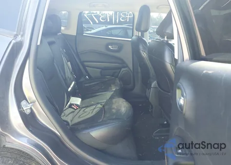 2020 Jeep Compass Latitude 4X4 z USA, uszkodzony, nr VIN 3C4NJDBB6LT255915